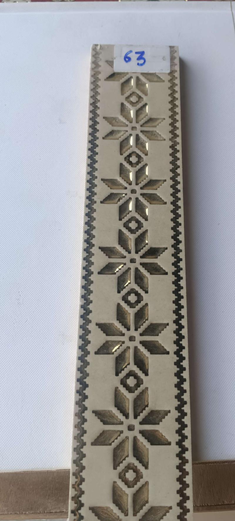 63 G –  tiles