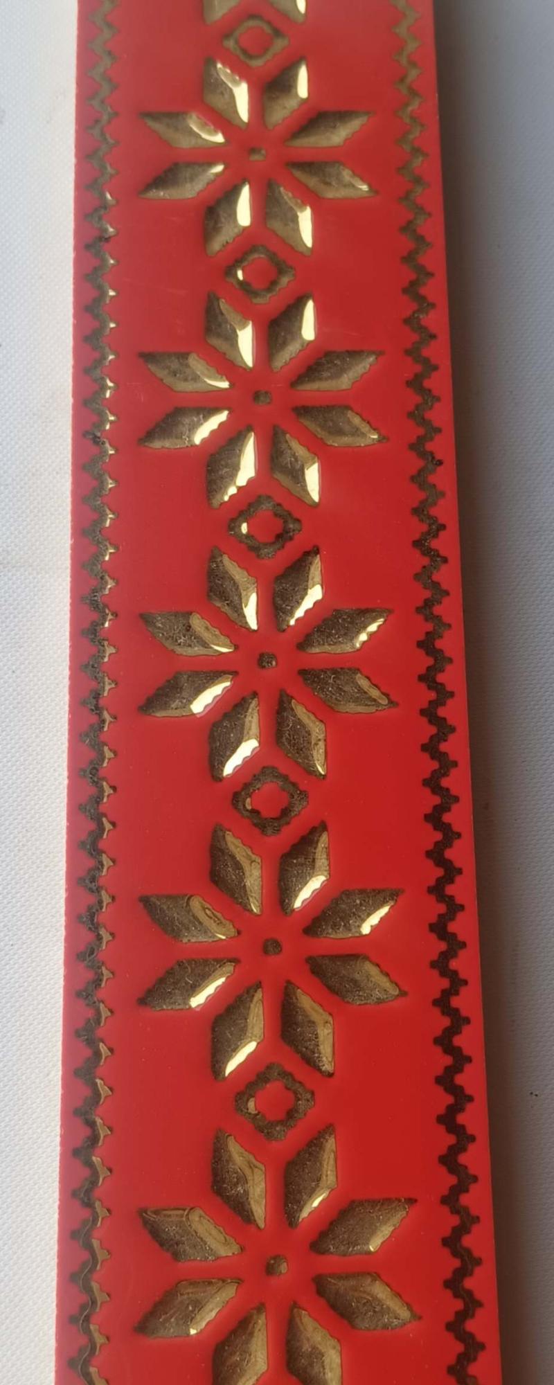 151 G –  tiles